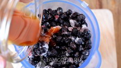 творожный смузи с черникой и простоквашей