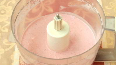 творожный смузи с клубникой и бананом