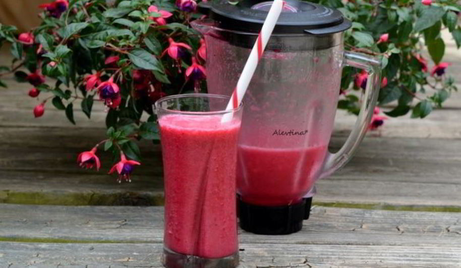 Рецепт взрывного ягодно-свекольного смузи