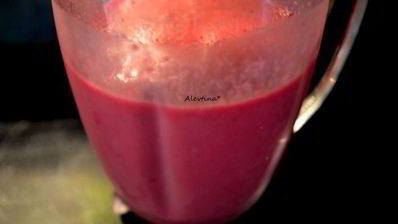 взрывной ягодно-свекольный смузи