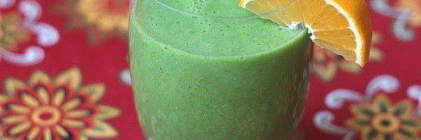 Зеленый смузи со шпинатом