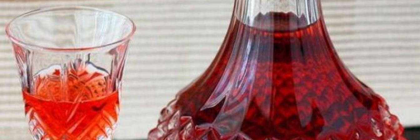 Вино из войлочной вишни