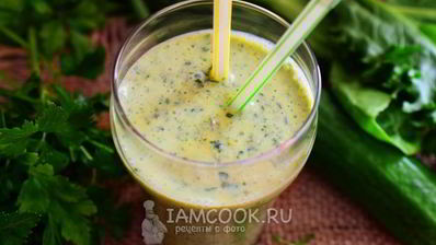 зеленый коктейль на греческом йогурте