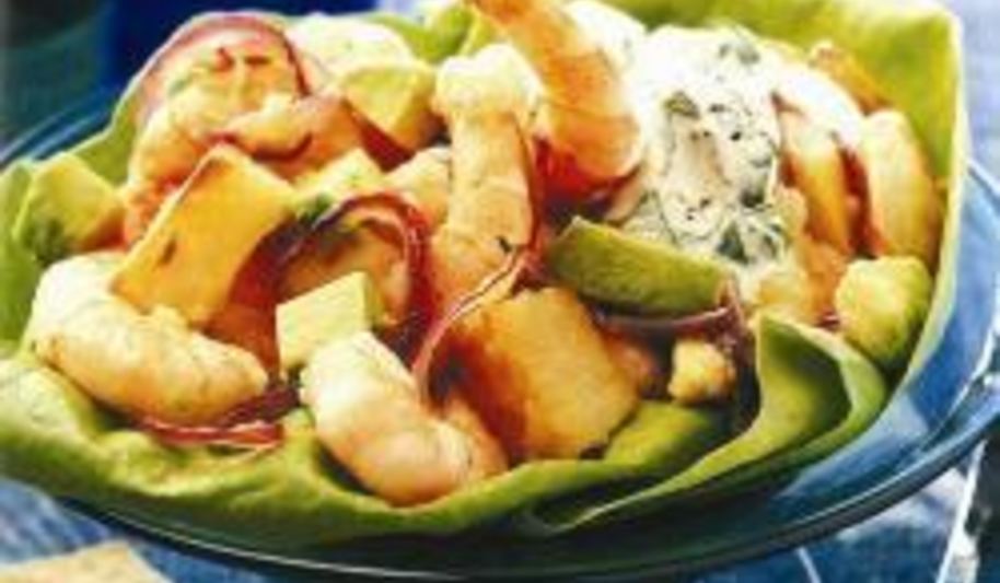 Рецепт картофельного салата с авокадо и креветками