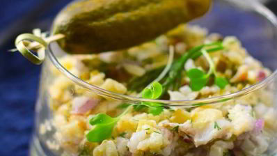 картофельный салат с белой рыбой