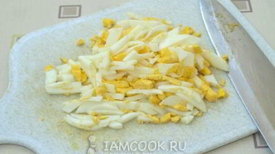 картофельный салат с колбасой