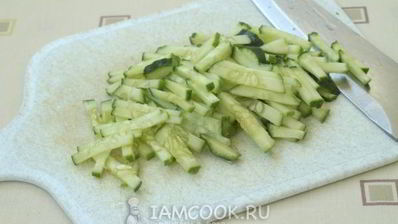 картофельный салат с колбасой