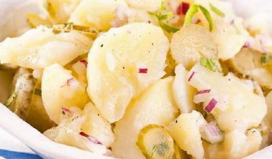 Рецепт картофельного салата с яблоком