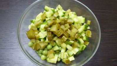 салат из картофеля и огурцов