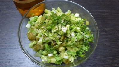 салат из картофеля и огурцов