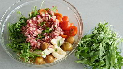 салат из молодого картофеля