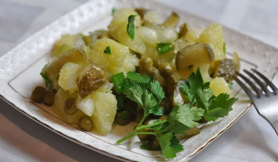 Рецепт салата картофельного с маринованными огурцами