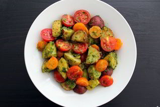 Салат с картофелем и помидорами на Новый год