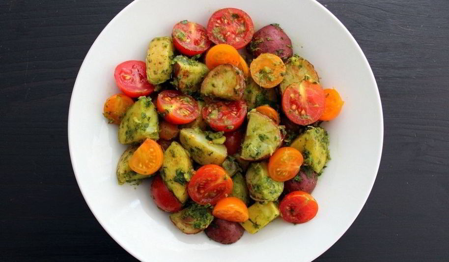 Рецепт салата с картофелем и помидорами на новый год