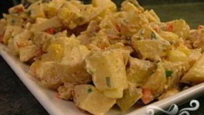 салат с жареным картофелем