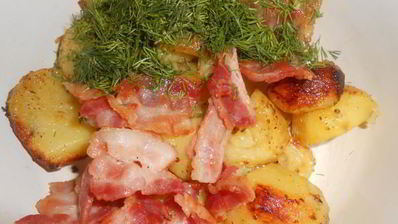 теплый салат с запеченным картофелем