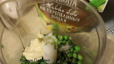 салат оливье в картофельных бочонках