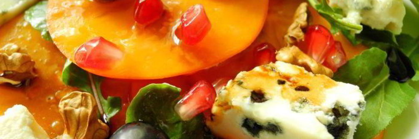 Салат из хурмы с рокфором