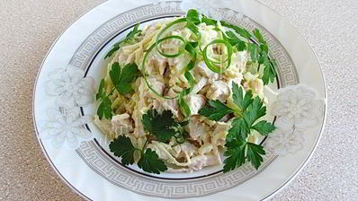 салат из куриного филе с сельдереем и яблоками