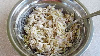 салат из куриного филе с сельдереем и яблоками