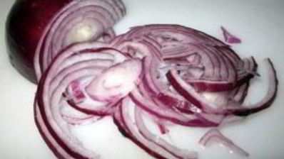 салат из маринованных кальмаров