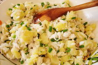 Салат из вареной рыбы