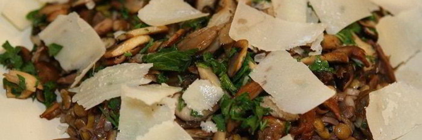 Салат с чечевицей и грибами