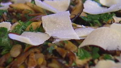 салат с чечевицей и грибами