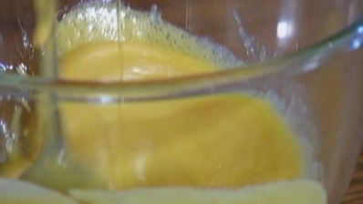 салат с индейкой, фасолью и огурцами