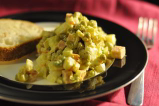 Салат с копченым окорочком