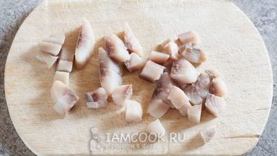 салат с селедкой и огурцами