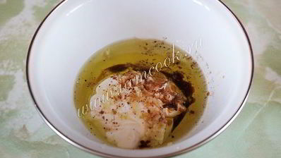 салат цезарь с курицей и сухариками