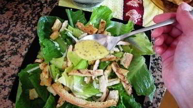 салат цезарь с курицей