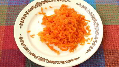 слоеный салат с рисом и сардинами