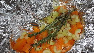 теплый салат с тыквой и свеклой