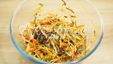 вкусный салат с морской капустой