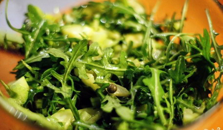 Рецепт зеленого салата с каперсами