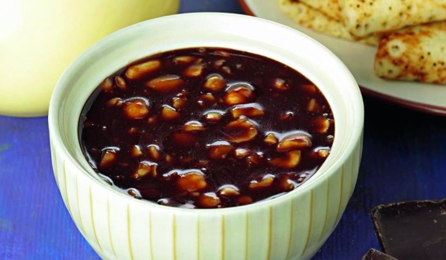 Рецепт шоколадного соуса с орехами