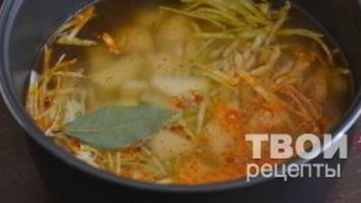 борщ с галушками