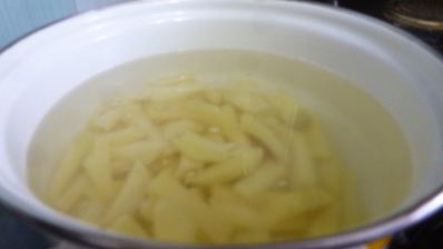 постный борщ с килькой в томате