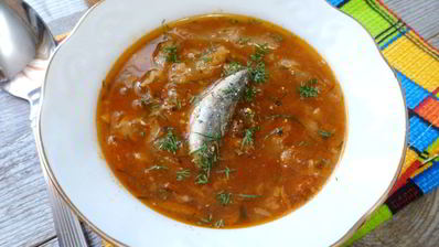 постный борщ с килькой в томате