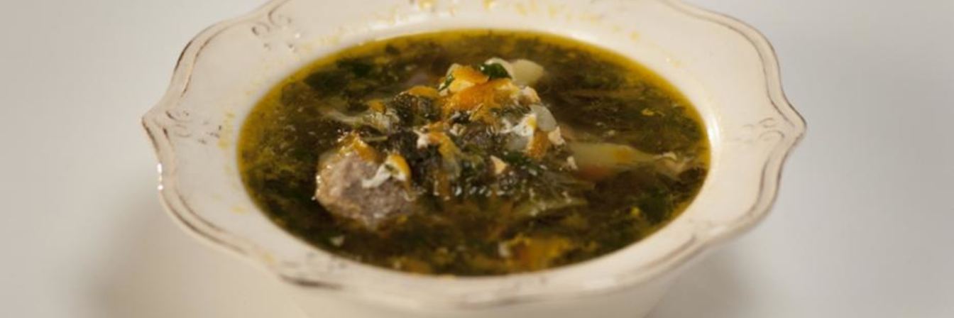 Зеленый борщ из щавеля
