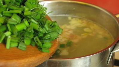 зеленый борщ с судаком