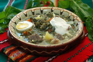 Зеленый борщ со щавелем и яйцом