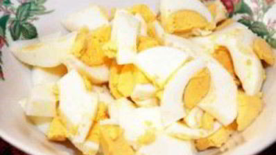 зеленый борщ со щавелем и яйцом