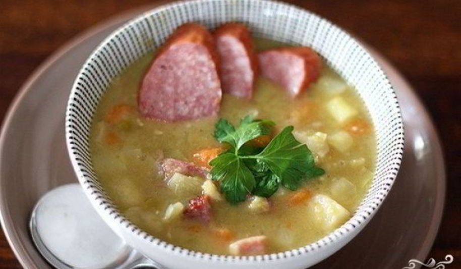 Рецепт горохового супа с колбасой