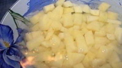 суп гороховый с копчеными ребрышками