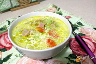 Кабачковый суп с ветчиной и плавленным сыром