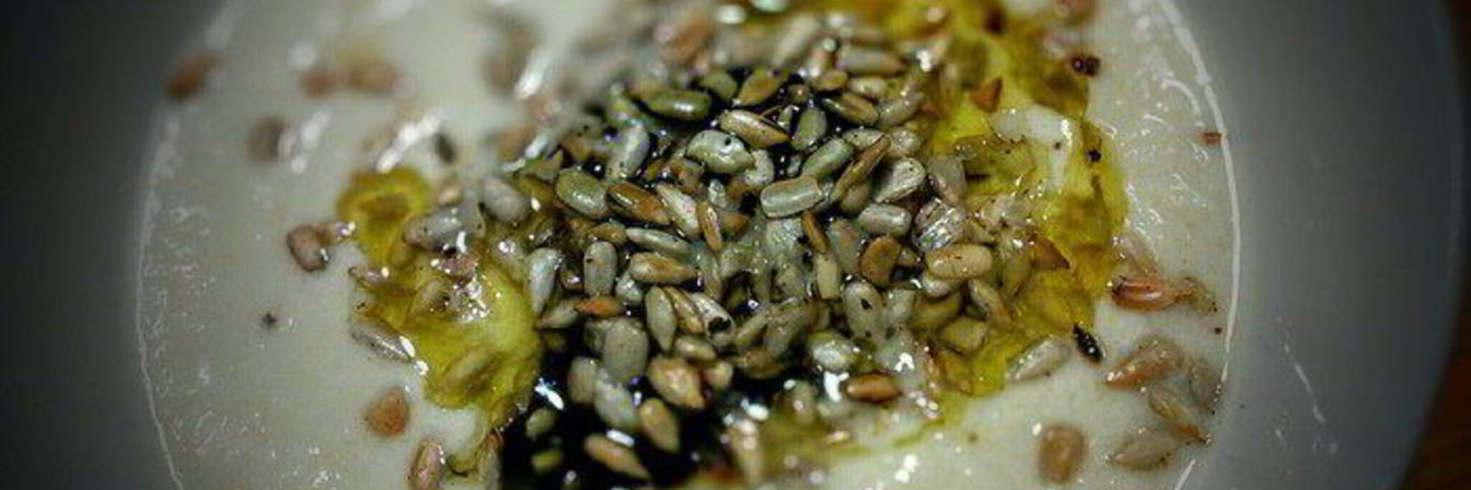 Куриный крем-суп с миндалем