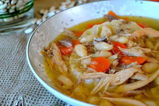 Куриный суп с белой фасолью
